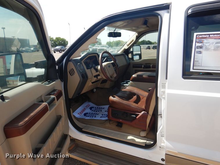 image for item GE9389 2010 Ford F350 Super Duty  Crew Cab pickup truck