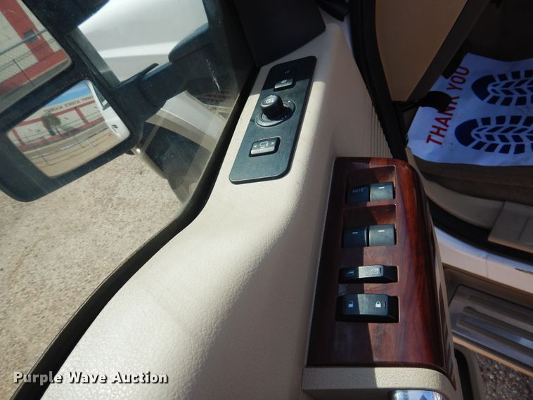 image for item GE9389 2010 Ford F350 Super Duty  Crew Cab pickup truck