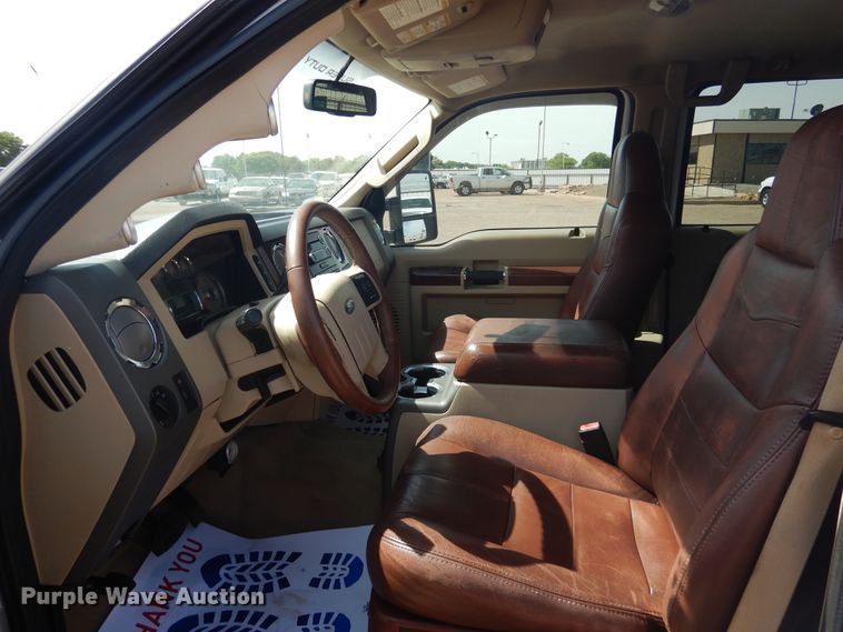 image for item GE9389 2010 Ford F350 Super Duty  Crew Cab pickup truck