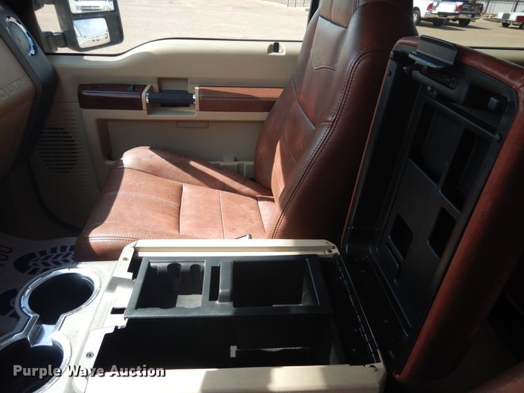 image for item GE9389 2010 Ford F350 Super Duty  Crew Cab pickup truck