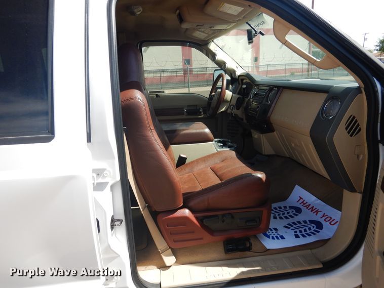 image for item GE9389 2010 Ford F350 Super Duty  Crew Cab pickup truck