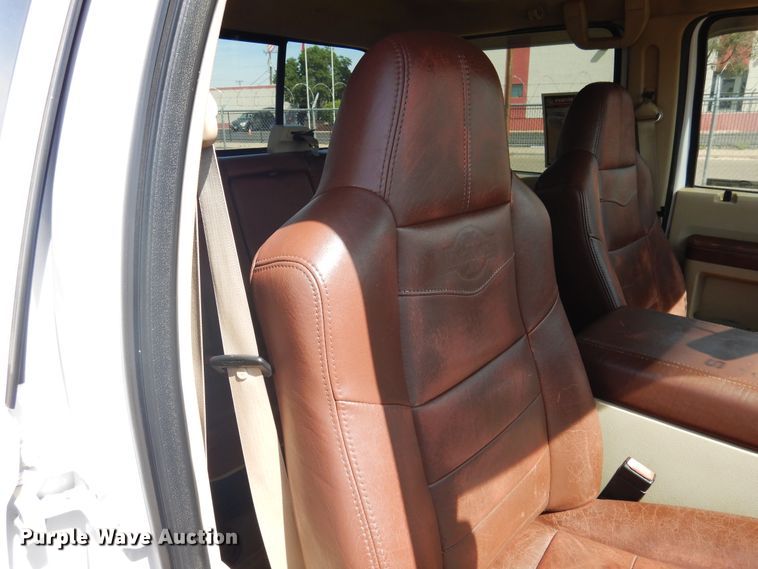 image for item GE9389 2010 Ford F350 Super Duty  Crew Cab pickup truck