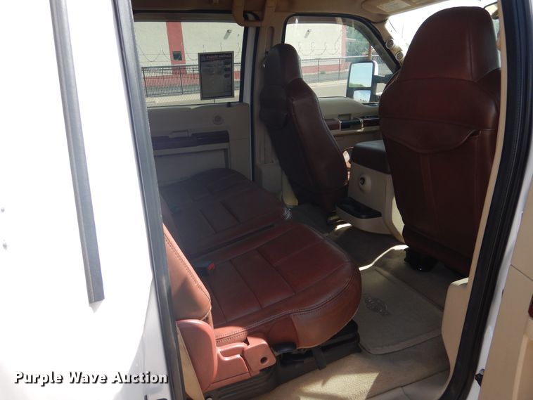 image for item GE9389 2010 Ford F350 Super Duty  Crew Cab pickup truck