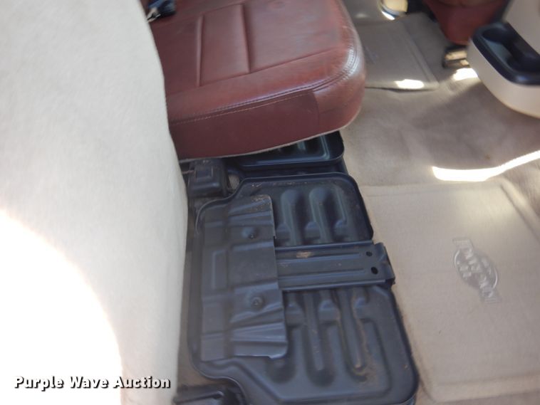 image for item GE9389 2010 Ford F350 Super Duty  Crew Cab pickup truck