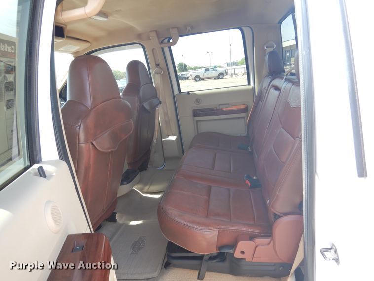 image for item GE9389 2010 Ford F350 Super Duty  Crew Cab pickup truck