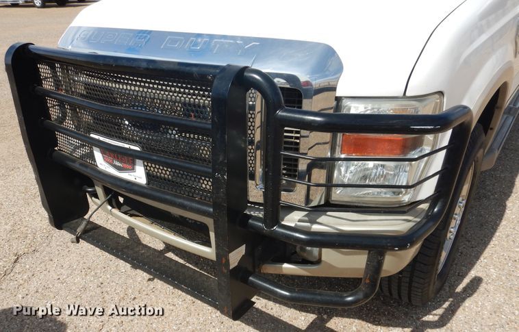 image for item GE9389 2010 Ford F350 Super Duty  Crew Cab pickup truck