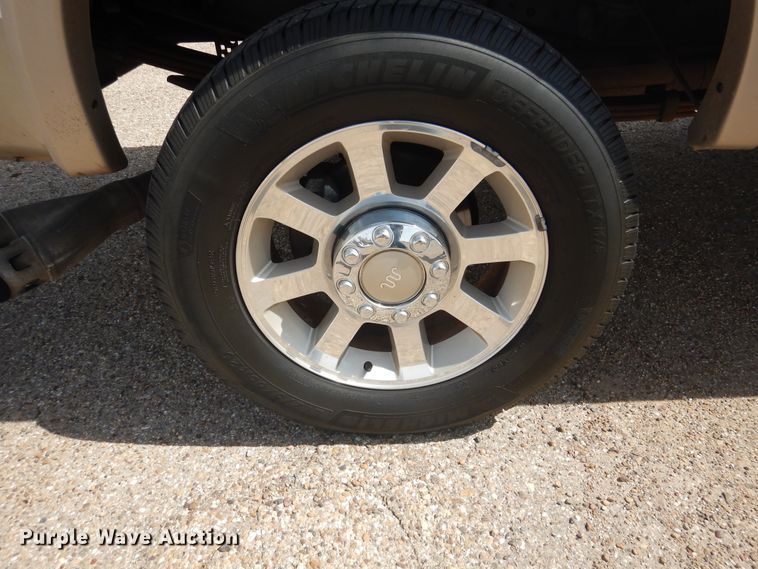 image for item GE9389 2010 Ford F350 Super Duty  Crew Cab pickup truck