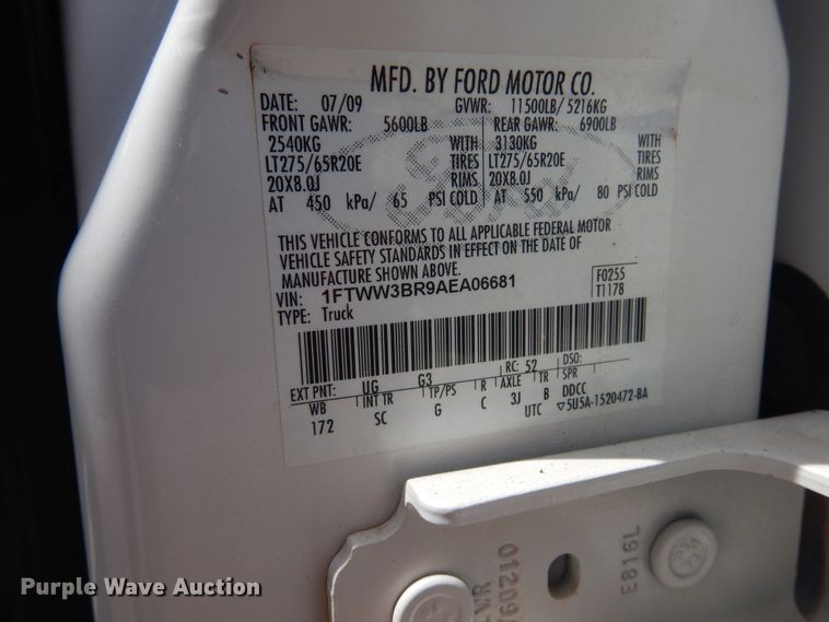 image for item GE9389 2010 Ford F350 Super Duty  Crew Cab pickup truck