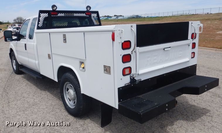 image for item GE9391 2015 Ford F350 Super Duty  SuperCab utility bed pickup truck