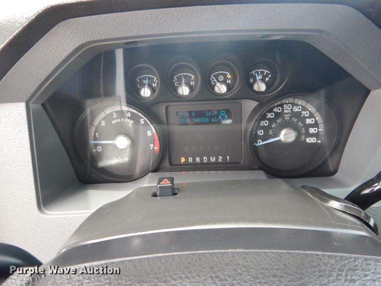 image for item GE9391 2015 Ford F350 Super Duty  SuperCab utility bed pickup truck