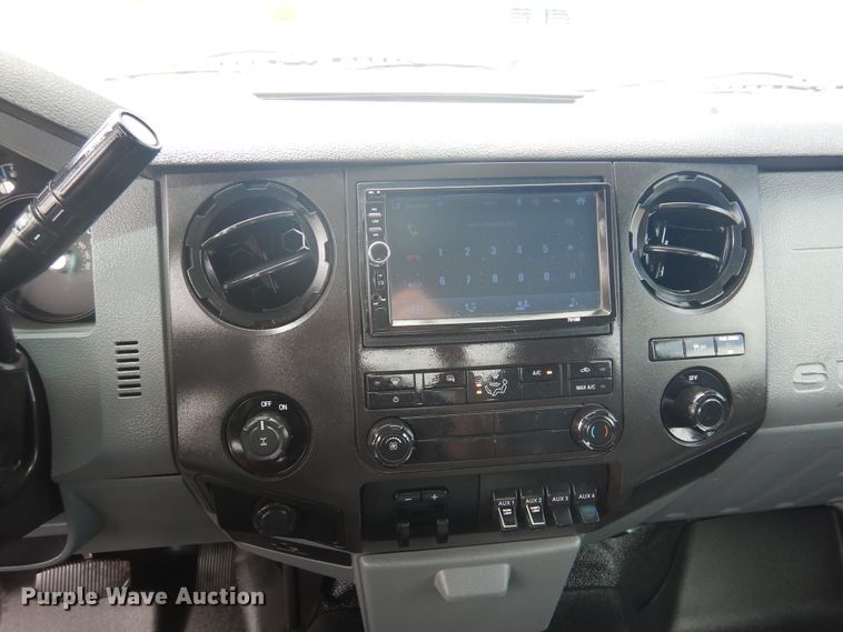 image for item GE9391 2015 Ford F350 Super Duty  SuperCab utility bed pickup truck