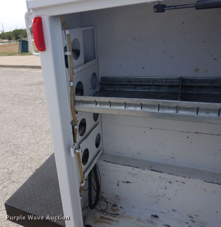 image for item GE9391 2015 Ford F350 Super Duty  SuperCab utility bed pickup truck