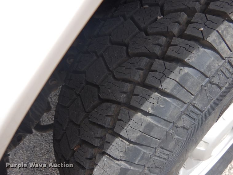 image for item GE9391 2015 Ford F350 Super Duty  SuperCab utility bed pickup truck