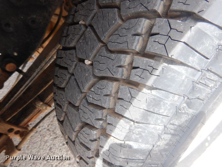 image for item GE9391 2015 Ford F350 Super Duty  SuperCab utility bed pickup truck