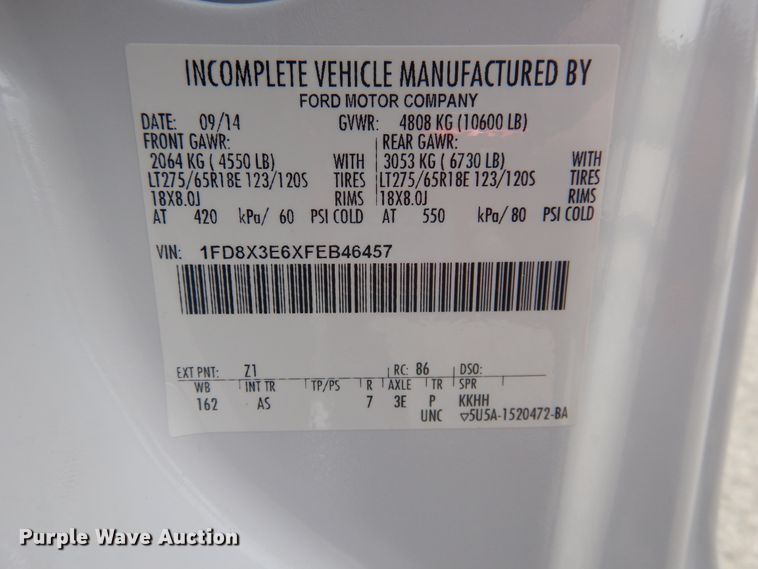 image for item GE9391 2015 Ford F350 Super Duty  SuperCab utility bed pickup truck