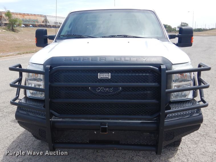 image for item GE9392 2015 Ford F250 Super Duty  Crew Cab pickup truck