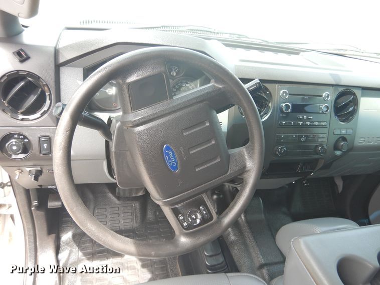 image for item GE9392 2015 Ford F250 Super Duty  Crew Cab pickup truck