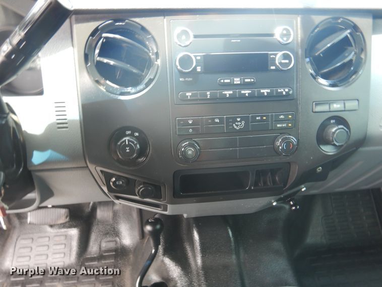 image for item GE9392 2015 Ford F250 Super Duty  Crew Cab pickup truck