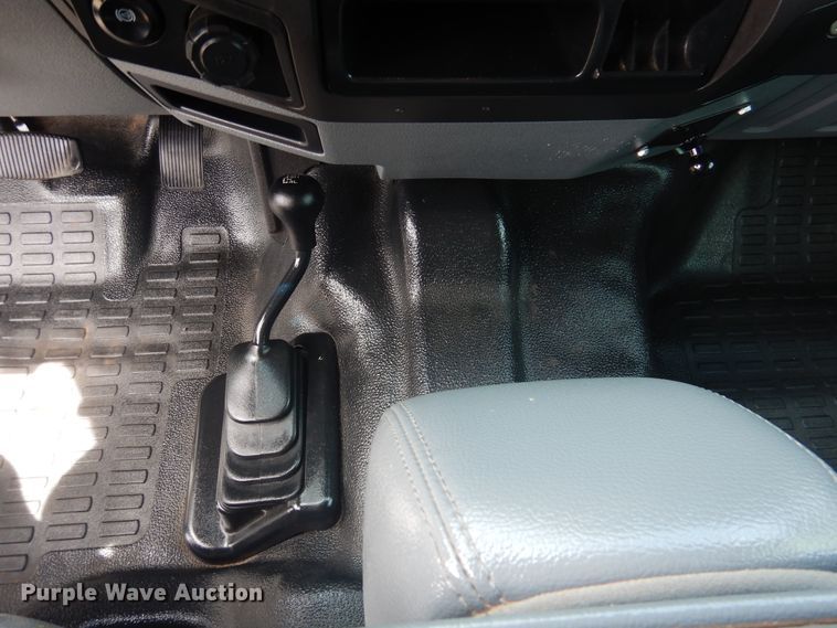 image for item GE9392 2015 Ford F250 Super Duty  Crew Cab pickup truck