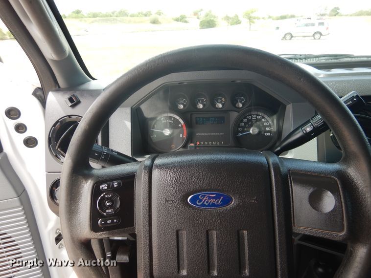 image for item GE9392 2015 Ford F250 Super Duty  Crew Cab pickup truck