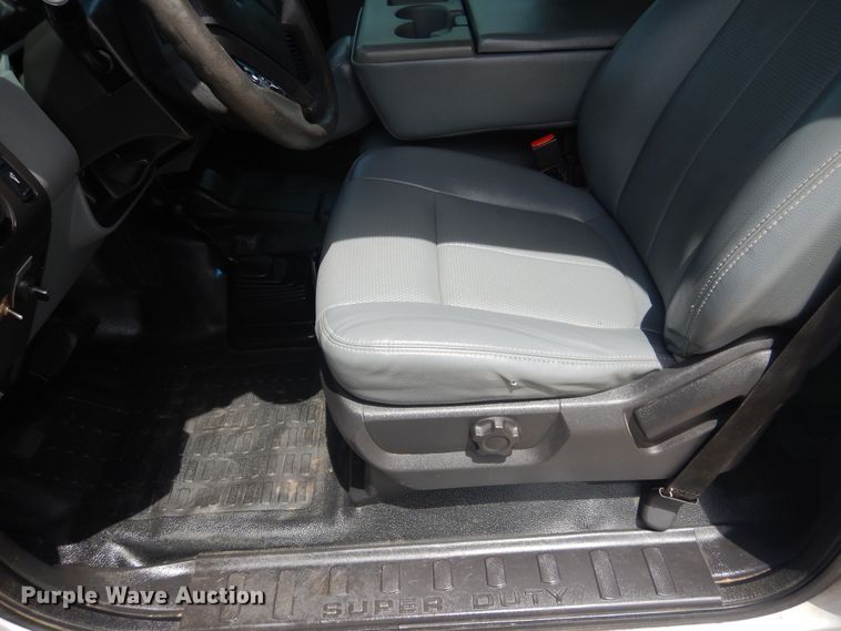 image for item GE9392 2015 Ford F250 Super Duty  Crew Cab pickup truck