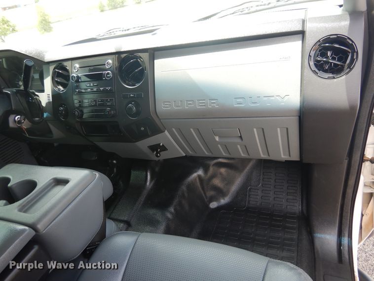 image for item GE9392 2015 Ford F250 Super Duty  Crew Cab pickup truck