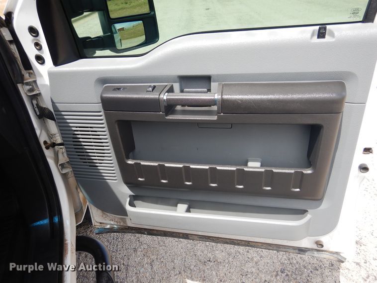 image for item GE9392 2015 Ford F250 Super Duty  Crew Cab pickup truck