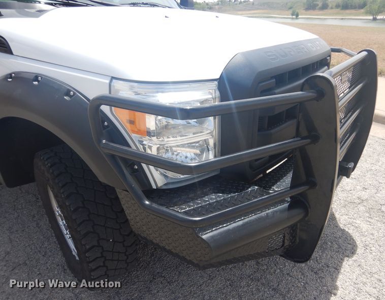 image for item GE9392 2015 Ford F250 Super Duty  Crew Cab pickup truck