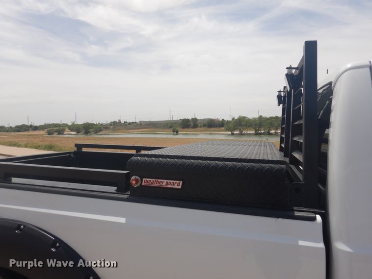 image for item GE9392 2015 Ford F250 Super Duty  Crew Cab pickup truck