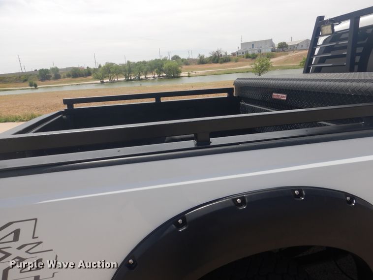 image for item GE9392 2015 Ford F250 Super Duty  Crew Cab pickup truck