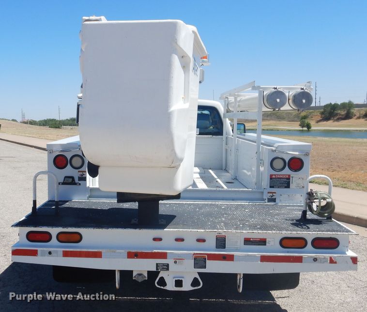 image for item GE9395 2011 Ford F450 Super Duty bucket truck