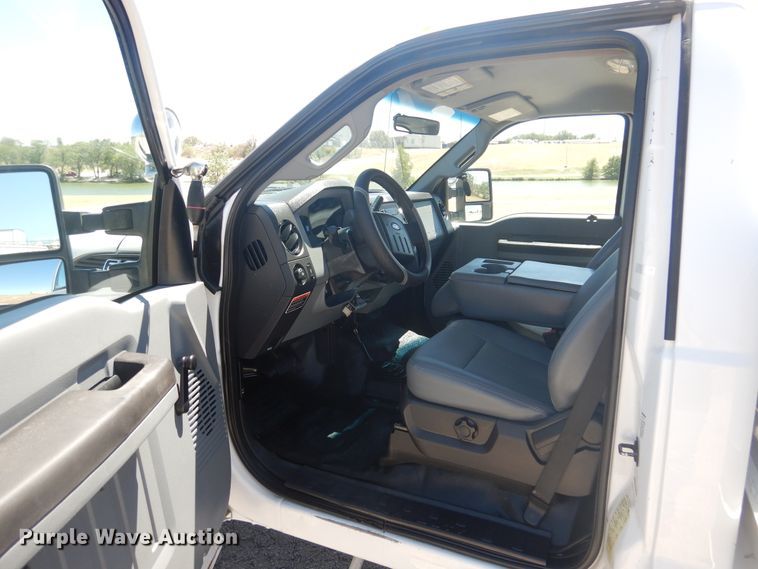 image for item GE9395 2011 Ford F450 Super Duty bucket truck