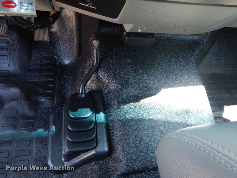 image for item GE9395 2011 Ford F450 Super Duty bucket truck