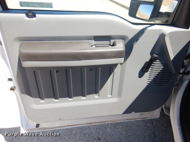 image for item GE9395 2011 Ford F450 Super Duty bucket truck