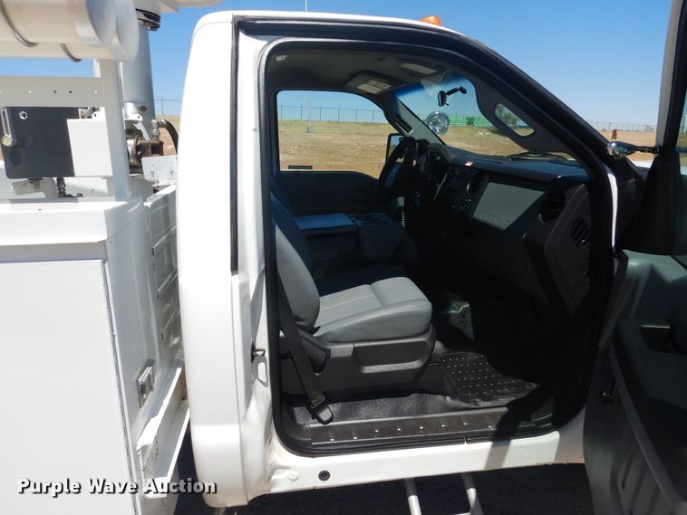 image for item GE9395 2011 Ford F450 Super Duty bucket truck