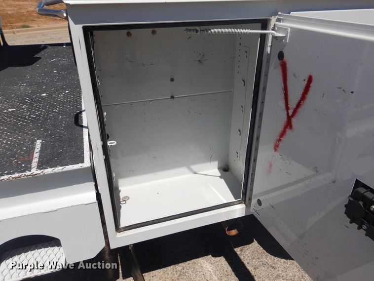 image for item GE9395 2011 Ford F450 Super Duty bucket truck