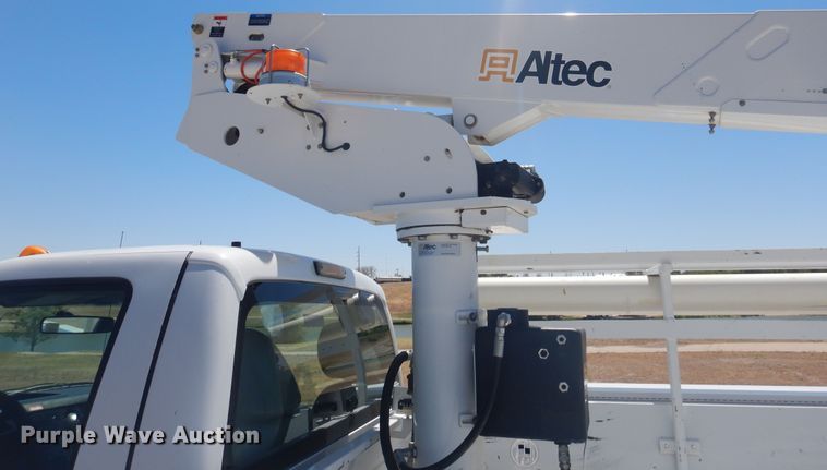 image for item GE9395 2011 Ford F450 Super Duty bucket truck