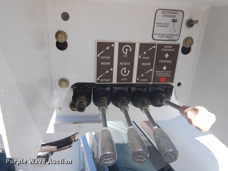 image for item GE9395 2011 Ford F450 Super Duty bucket truck