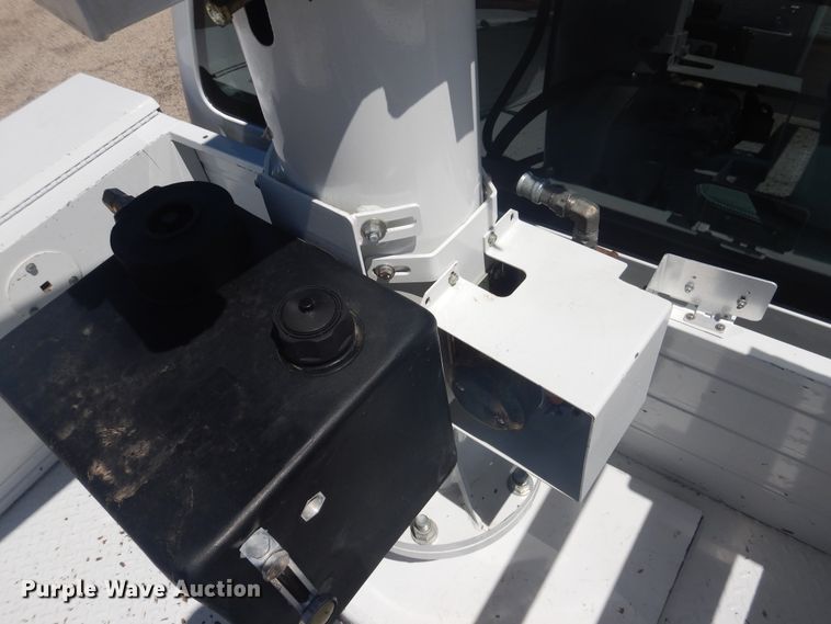 image for item GE9395 2011 Ford F450 Super Duty bucket truck