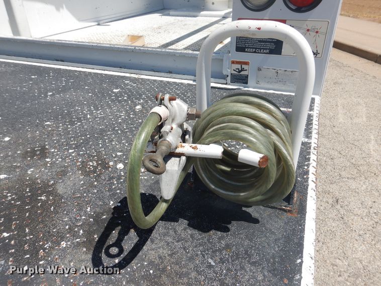 image for item GE9395 2011 Ford F450 Super Duty bucket truck