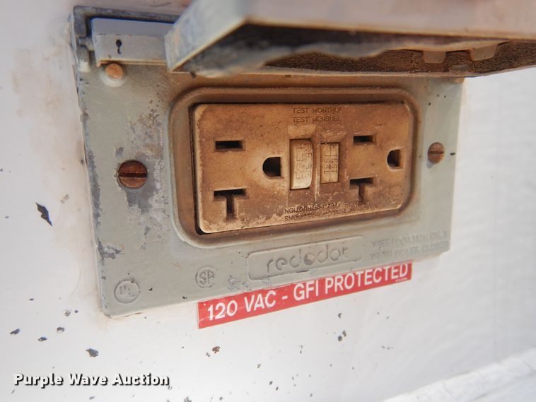 image for item GE9395 2011 Ford F450 Super Duty bucket truck