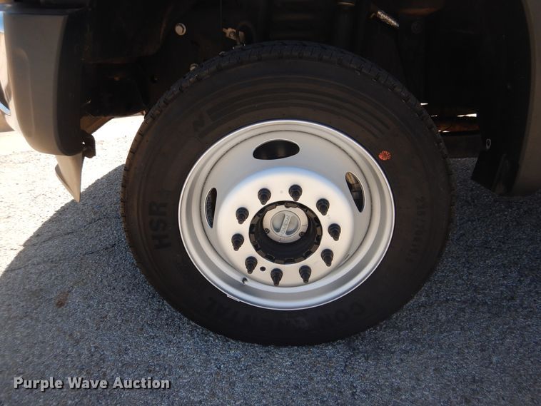 image for item GE9395 2011 Ford F450 Super Duty bucket truck