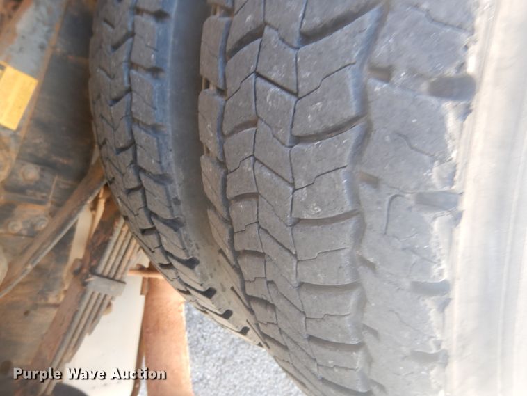 image for item GE9395 2011 Ford F450 Super Duty bucket truck