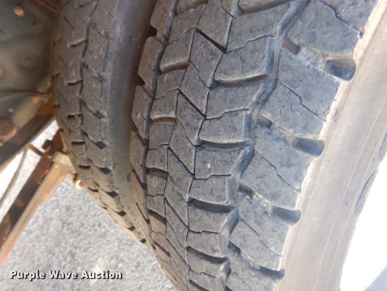 image for item GE9395 2011 Ford F450 Super Duty bucket truck