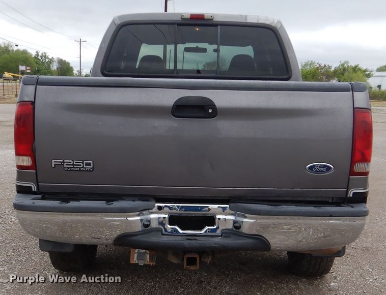 image for item GF9159 2002 Ford F250  Crew Cab pickup truck