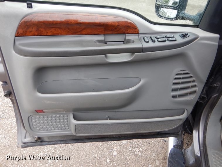 image for item GF9159 2002 Ford F250  Crew Cab pickup truck