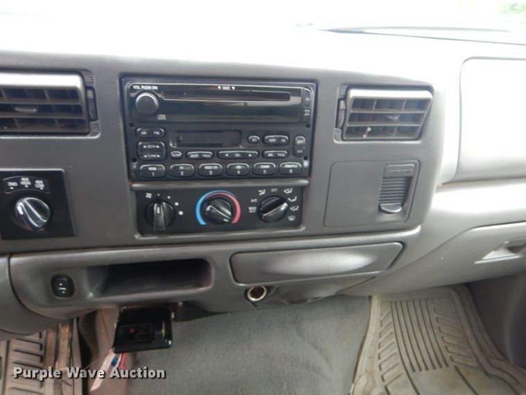 image for item GF9159 2002 Ford F250  Crew Cab pickup truck