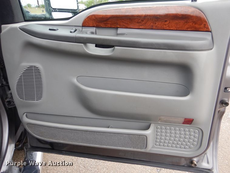 image for item GF9159 2002 Ford F250  Crew Cab pickup truck