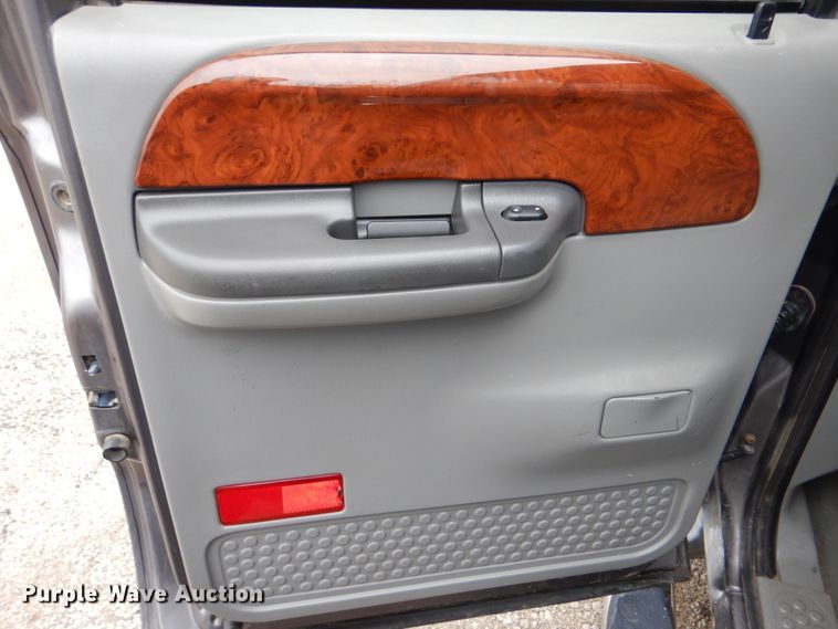 image for item GF9159 2002 Ford F250  Crew Cab pickup truck