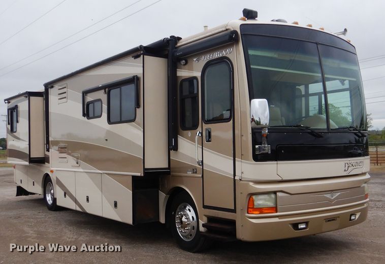 image for item GF9161 2005 Fleetwood Discovery  RV